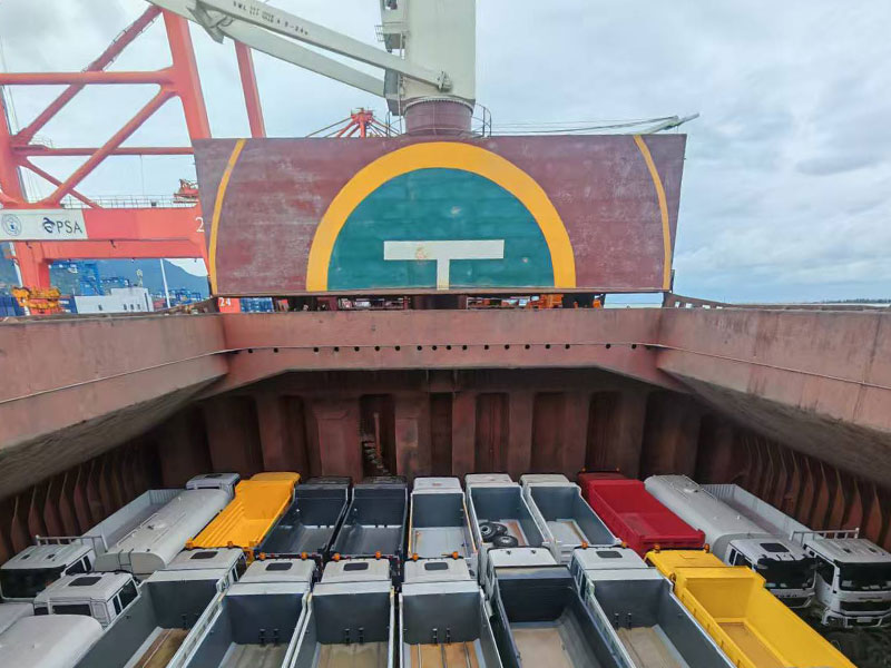 6 tractor trucks and 6 trailers to Djibouti - HOWO Truck Export Successful Case | Heavy Duty Vehicle Delivery