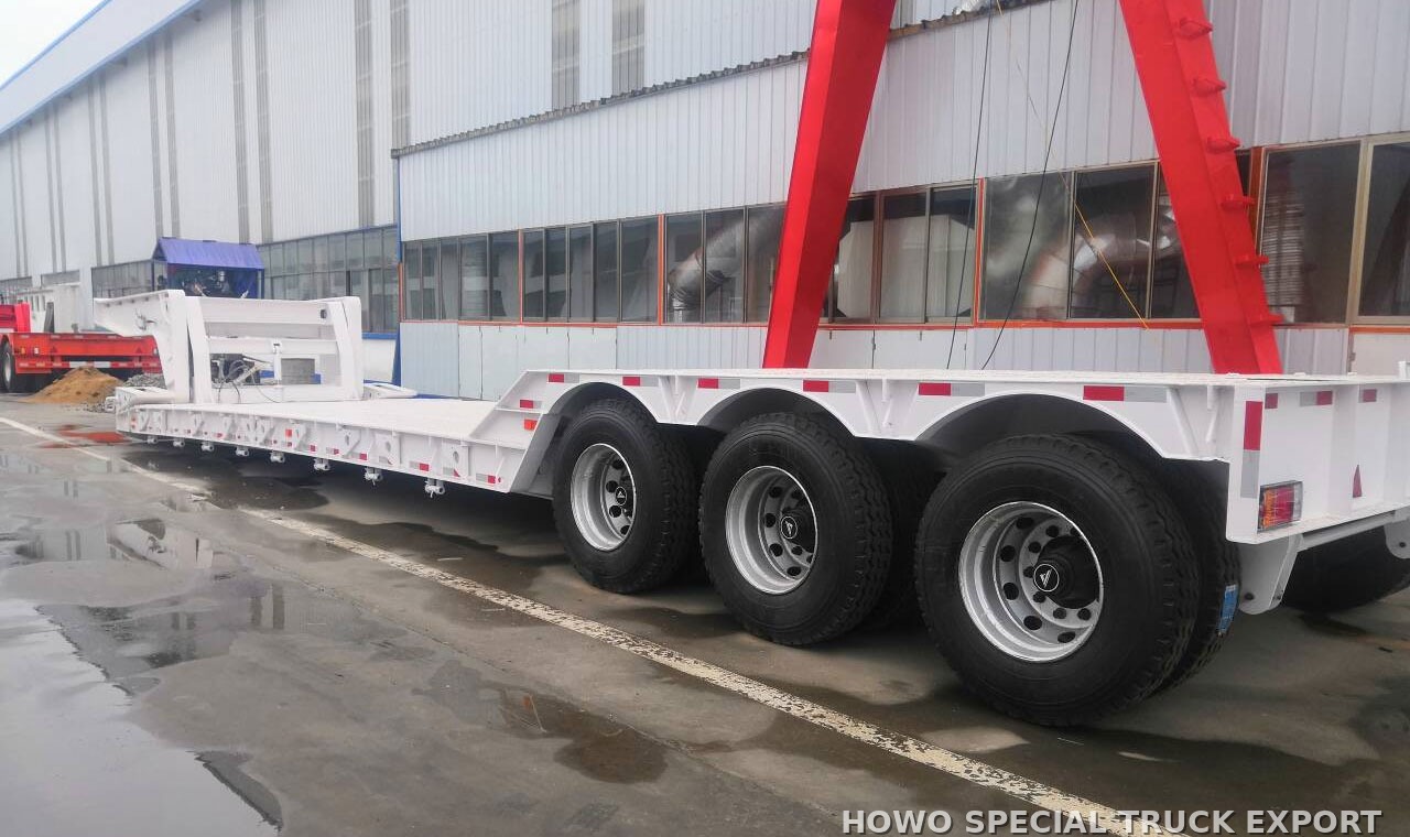 Semi-remorque porte-engins col de cygne démontable hydraulique 3 essieux 80 t 3 AXLE 80TON LOWBOY TRAILER — photo de détail 2 sur 4