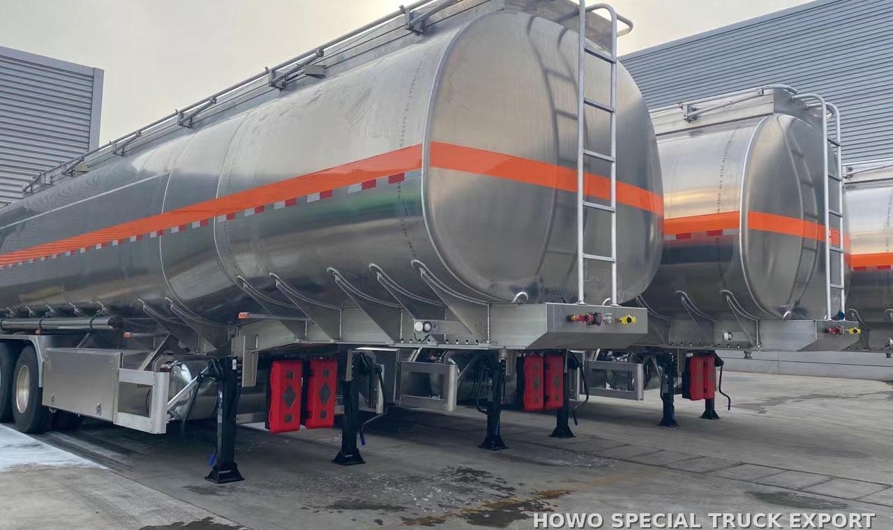 Semi-remorque citerne aluminium 3 essieux 50 000 L 3 AXLE ALUMINUM TANKER 50000L — photo de détail 2 sur 4