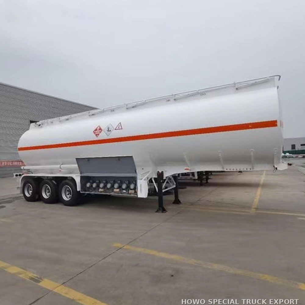 Semi-remorque citerne acier 3 essieux 45 000 L 3 AXLE CARBON STEEL TANKER 45000L — photo 3 sur 6