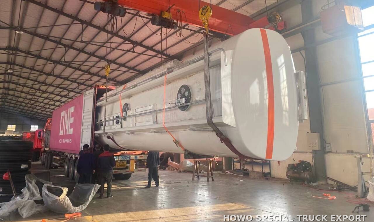 Semi-remorque citerne acier 3 essieux 45 000 L 3 AXLE CARBON STEEL TANKER 45000L — traitement anticorrosion par cire et préparation pour l’expédition maritime en RORO