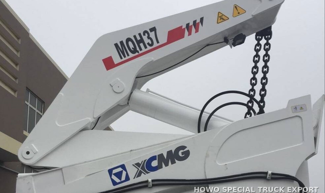 Semi-remorque à chargement latéral 3 essieux 40 ft avec grue XCMG 3 AXLE SIDE LOADER CRANE TRAILER — photo de détail 2 sur 4
