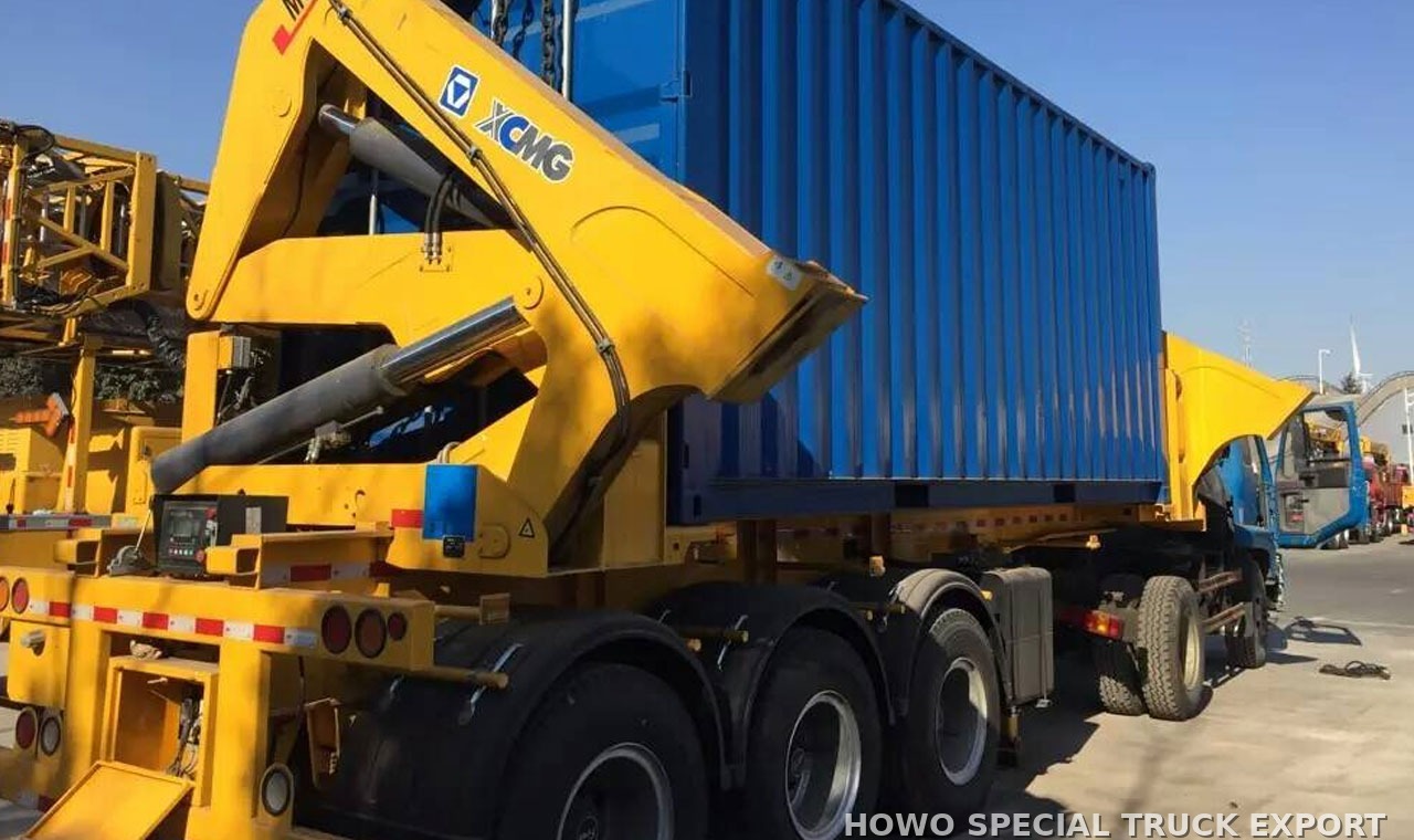 Semi-remorque à chargement latéral 3 essieux 40 ft avec grue XCMG 3 AXLE SIDE LOADER CRANE TRAILER — traitement anticorrosion par cire et préparation pour l’expédition maritime en RORO