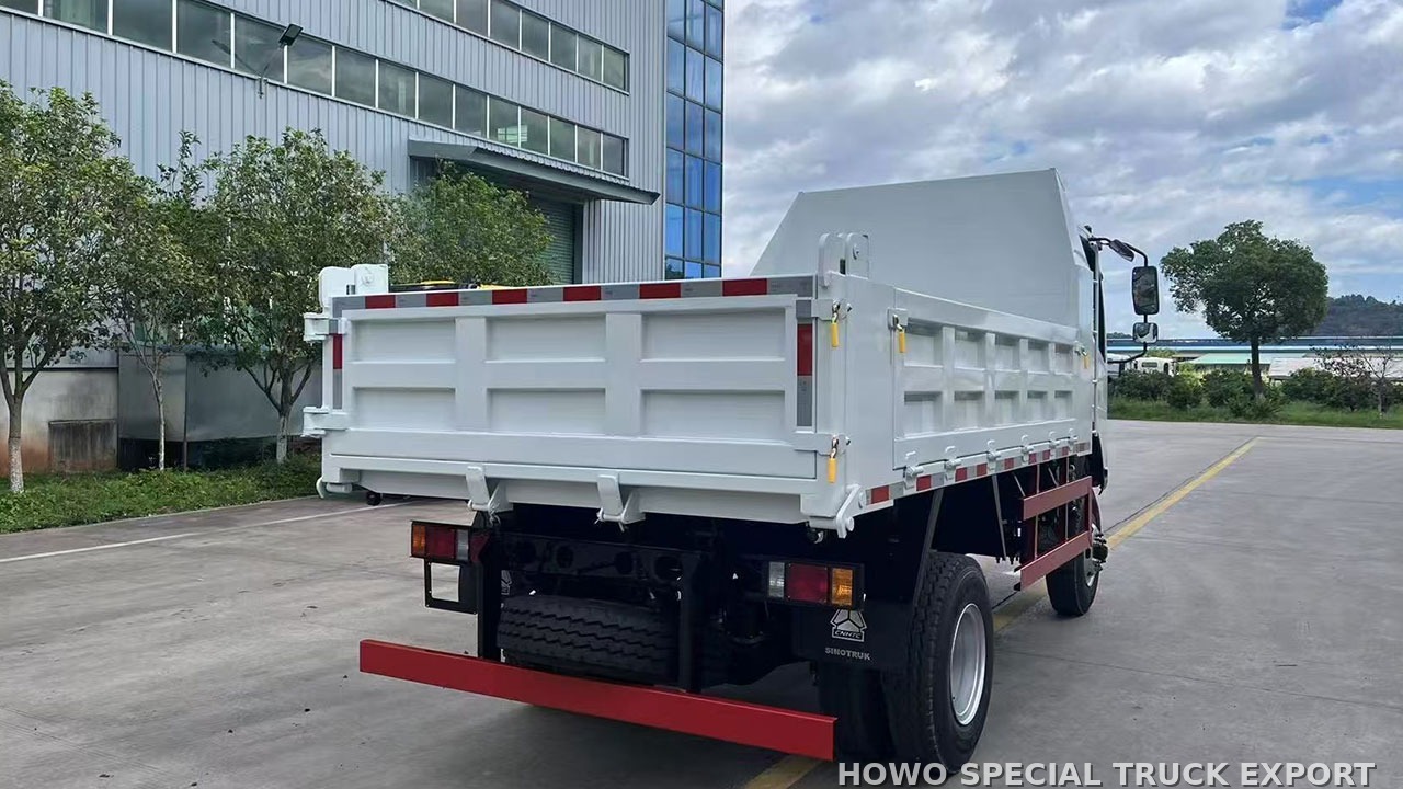 Mini camion-benne HOWO 4x2 5 tonnes HOWO 4X2 MINI DUMP TRUCK 5TON — photo de détail 2 sur 4