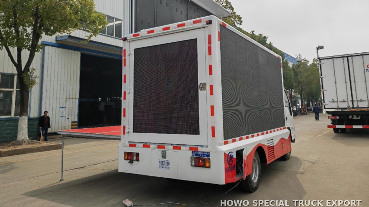Camion publicitaire / roadshow HOWO 4x2 HOWO 4X2 ROADSHOW ADVERTISEMENT TRUCK — photo de détail 3 sur 4