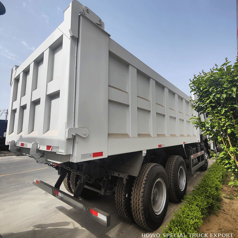 Camion-benne HOWO 6x4 371 ch HOWO 6X4 DUMP TRUCK 371HP — photo 4 sur 6