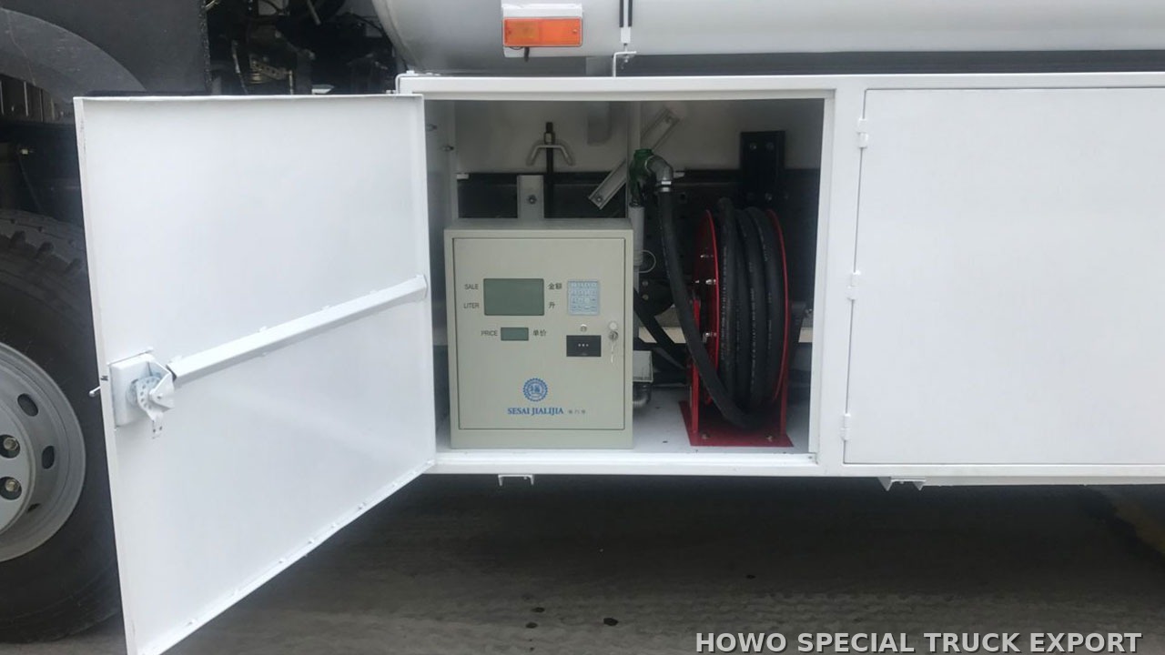 Camion-citerne à carburant HOWO 6x4 20 000 L HOWO 6X4 FUEL TRUCK 20000L — photo de détail 4 sur 4
