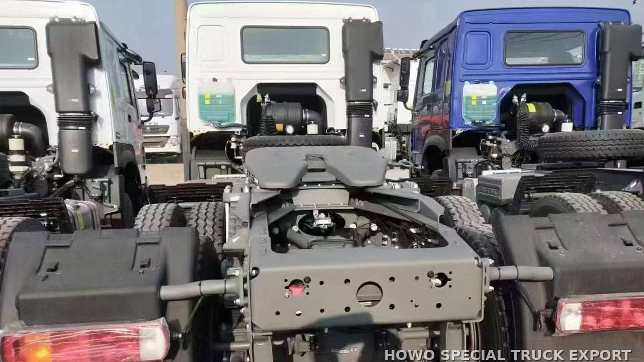 Tracteur routier HOWO 6x4 371 ch HOWO 6X4 TRACTOR TRUCK 371HP — photo de détail 2 sur 4