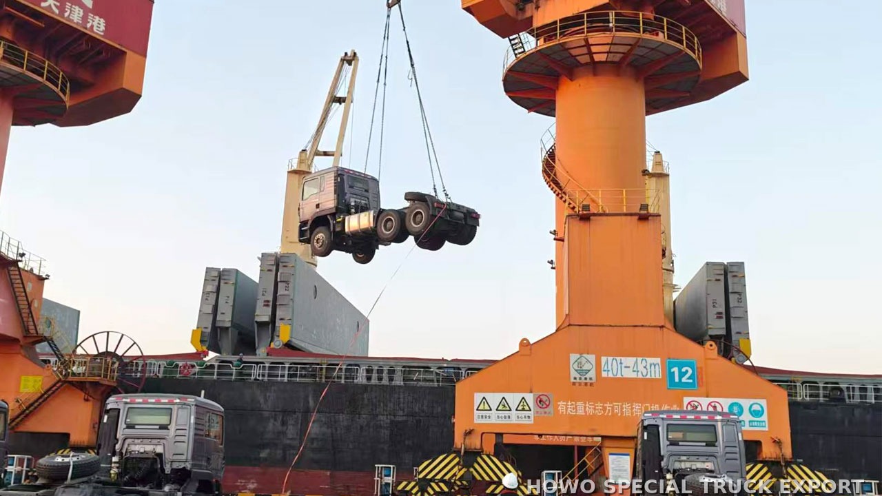 Tracteur routier HOWO 6x4 371 ch HOWO 6X4 TRACTOR TRUCK 371HP — traitement anticorrosion par cire et préparation pour l’expédition maritime en RORO