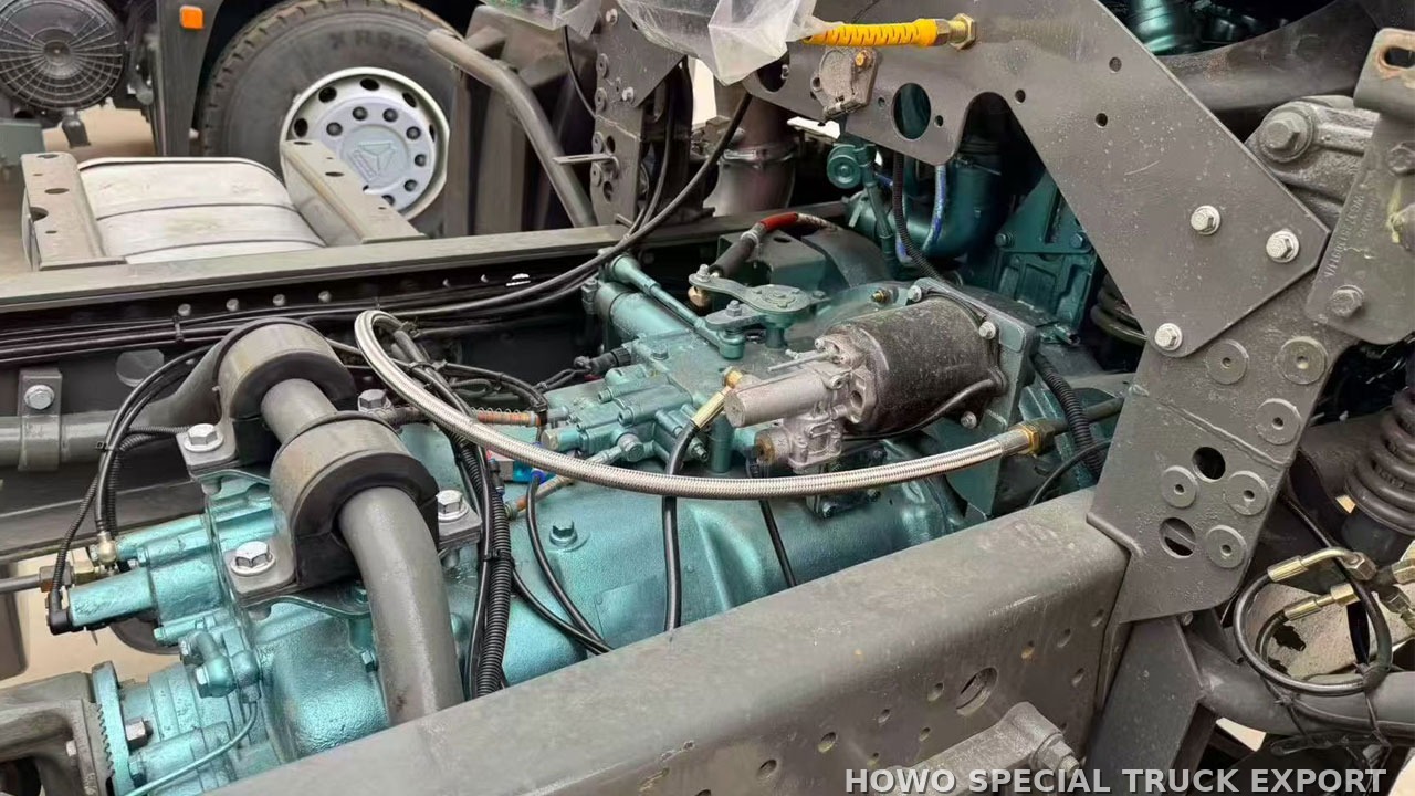 Tracteur routier HOWO 6x4 d’occasion reconditionné REFURBISHED USED HOWO 6X4 TRACTOR TRUCK — photo de détail 4 sur 4
