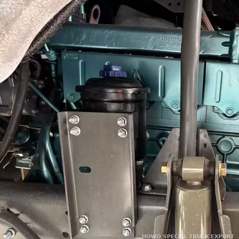 Tracteur routier HOWO 6x4 d’occasion reconditionné REFURBISHED USED HOWO 6X4 TRACTOR TRUCK — photo 6 sur 6