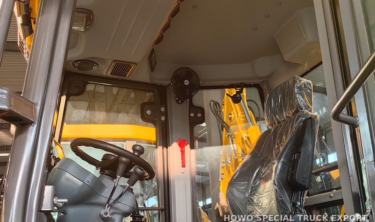 Tractopelle XCMG WZ30-25 XCMG WZ 30 25 BACKHOE LOADER — photo de détail 2 sur 4